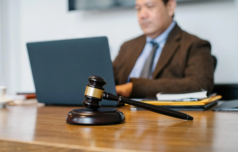 Understanding the Ins and Outs of Commercial Litigation